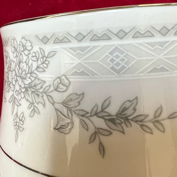 Lovely Lynn’s Covered Sugar and Creamer Set - Picture 8 of 9